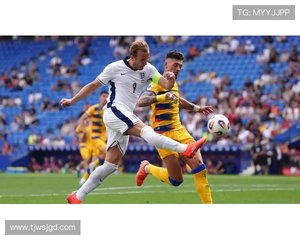 世预赛阿尔巴对决意大利全力争胜精彩瞬间回顾